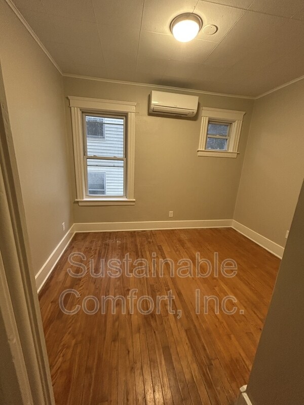 Building Photo - 12 Creston St