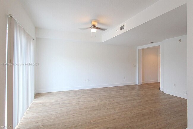 Building Photo - 3 br, 2.5 bath House - 11202 NW 83rd St Ap...