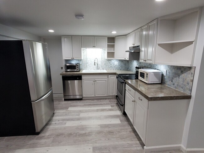 Kitchen - 7 Bancroft St