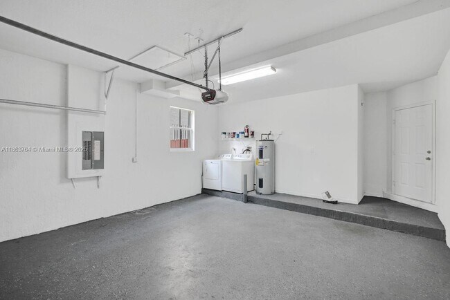 Building Photo - 4417 NW 113th Pl