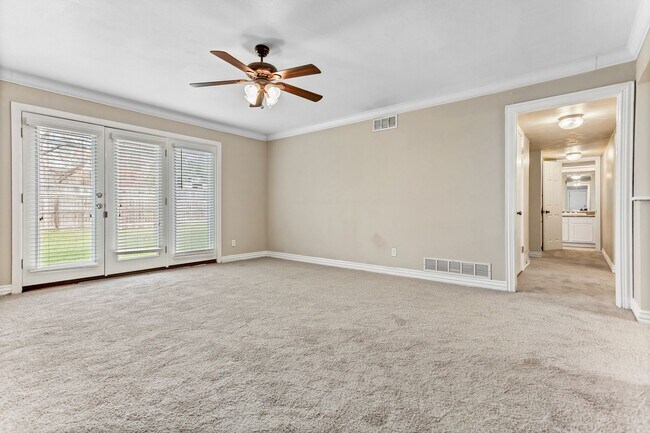 Building Photo - Updated 4-Bedroom, 2-Bath Home in RISD