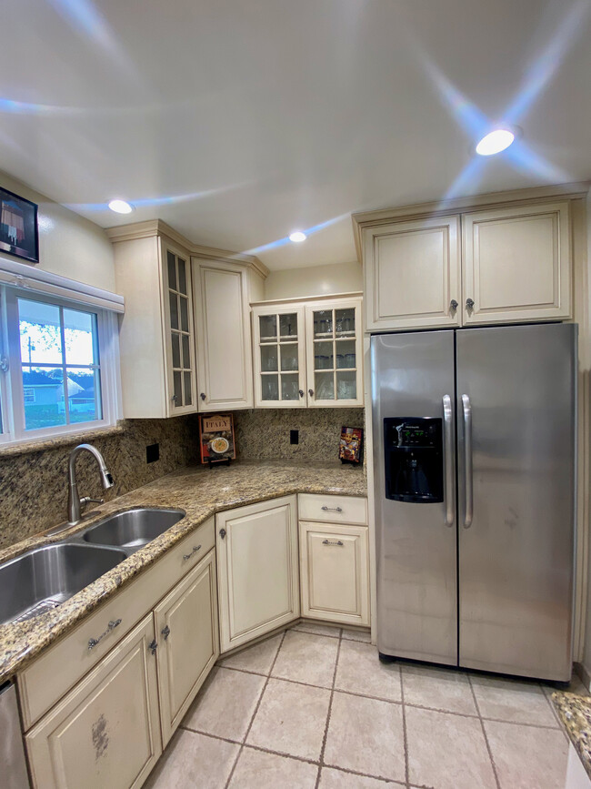 Kitchen - 21806 Redbeam Ave