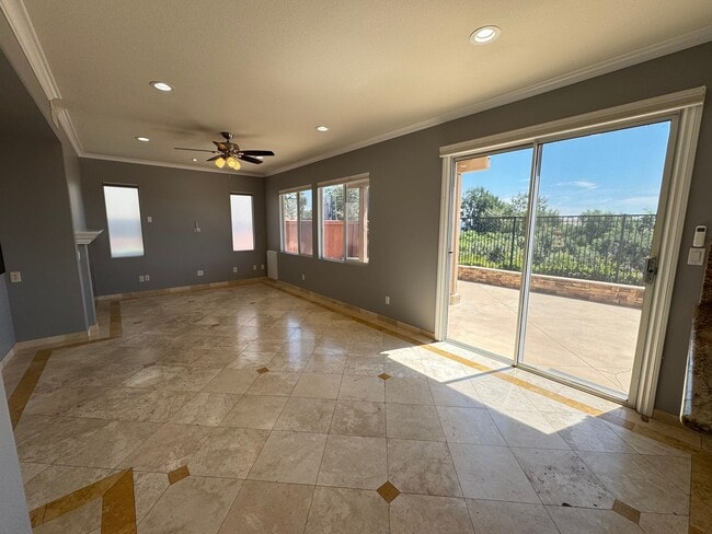 Building Photo - Beautiful 4Bd/2.5Ba Home in Aliso Viejo!