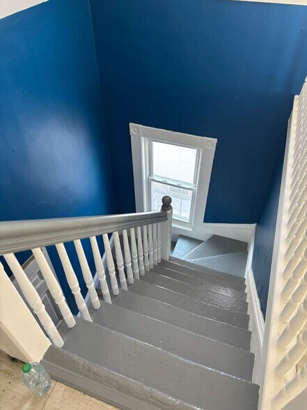 Building Photo - 24 Belmont St