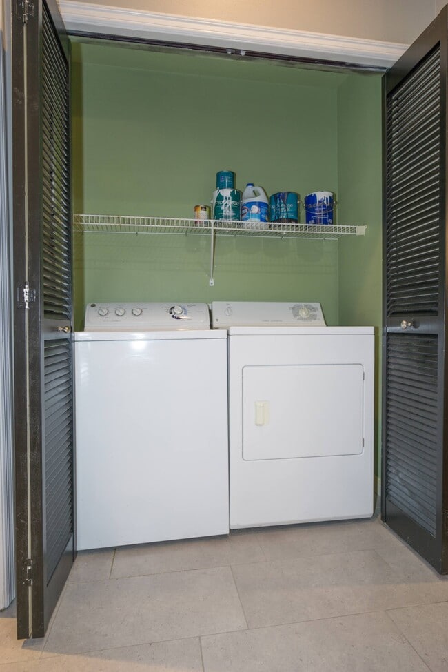 Building Photo - 9223 122nd Ct NE