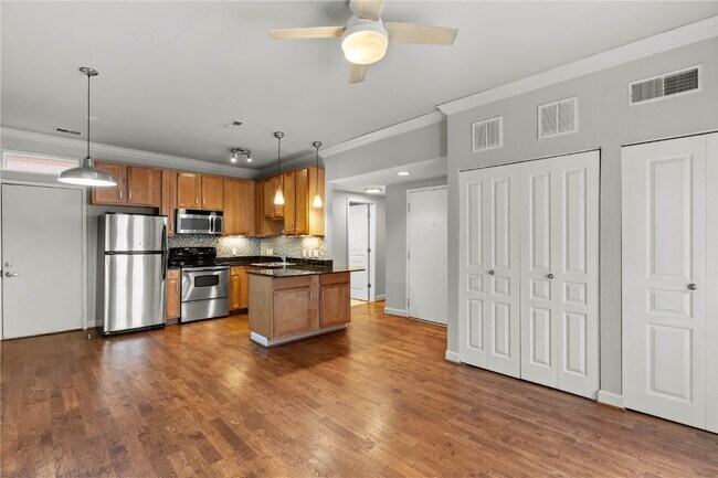 Building Photo - 5675 Waterman Blvd