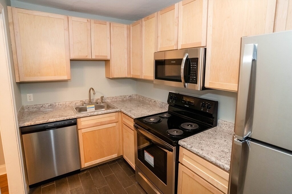 Building Photo - 184 Parker Hill Ave