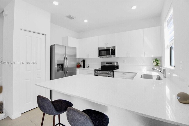 Building Photo - 12866 SW 232nd Ln