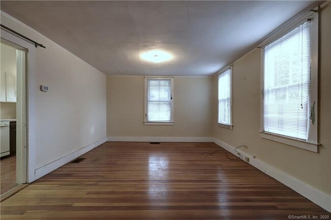 Building Photo - 473 Amity Rd