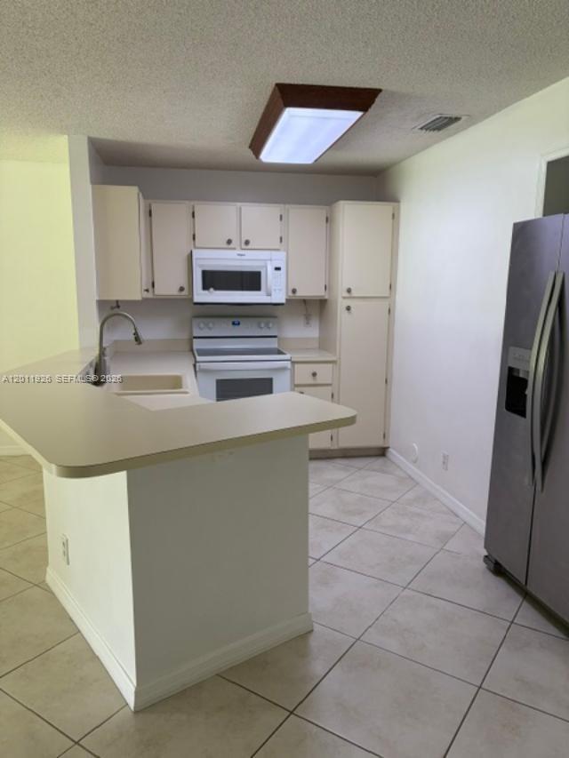 Building Photo - 667 Woodgate Ln