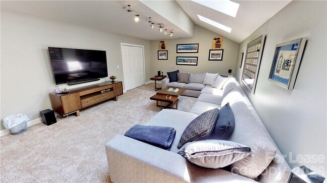 Building Photo - 3112 Ethereal Ln