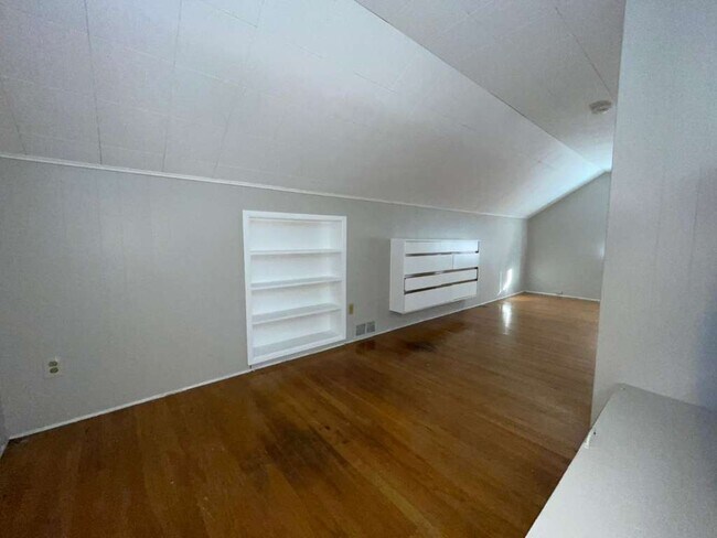 Building Photo - 20415 Goddard St