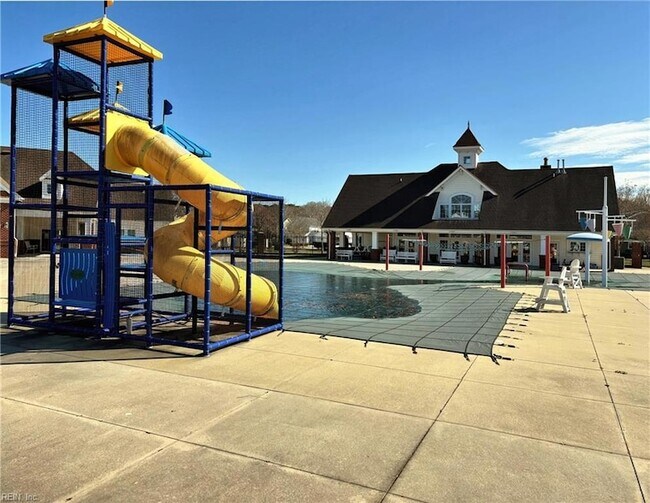 Building Photo - 266 Foxglove Dr