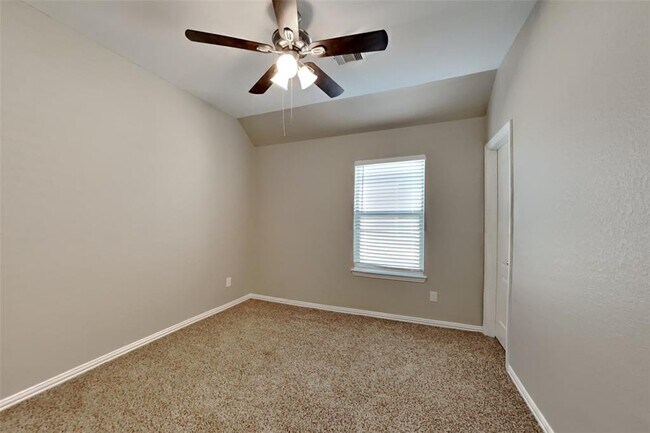 Building Photo - 21510 Duke Alexander Dr