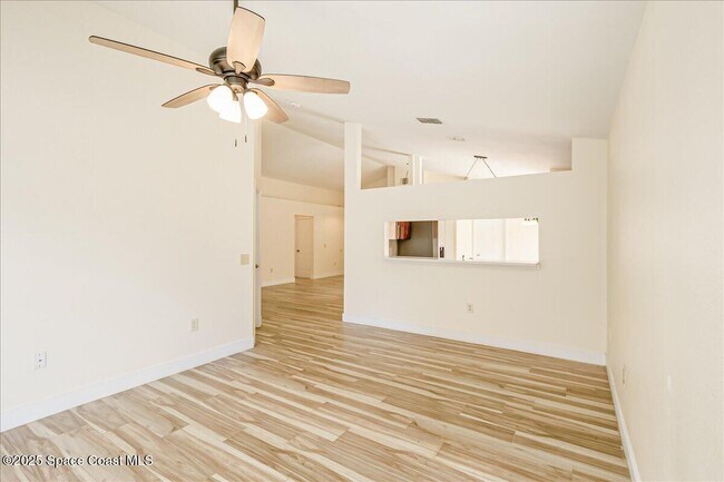 Building Photo - 6651 Fawn Ridge Dr