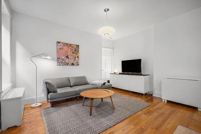 Building Photo - 251 Pacific St