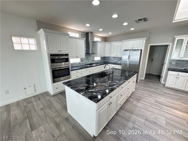 Building Photo - 1699 Rockcrest Hills Ave