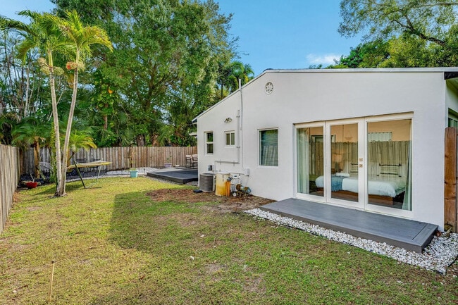 Building Photo - 1516 SW 8th Ave