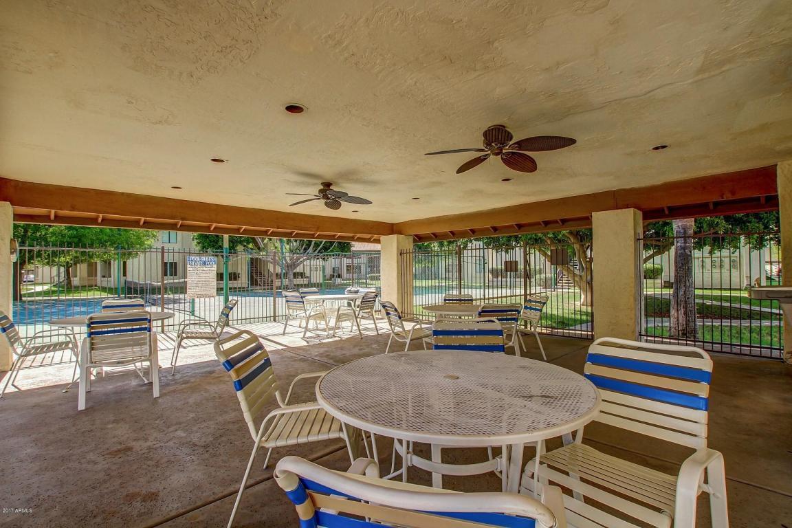 Resort like setting - 2146 West Isabella #254