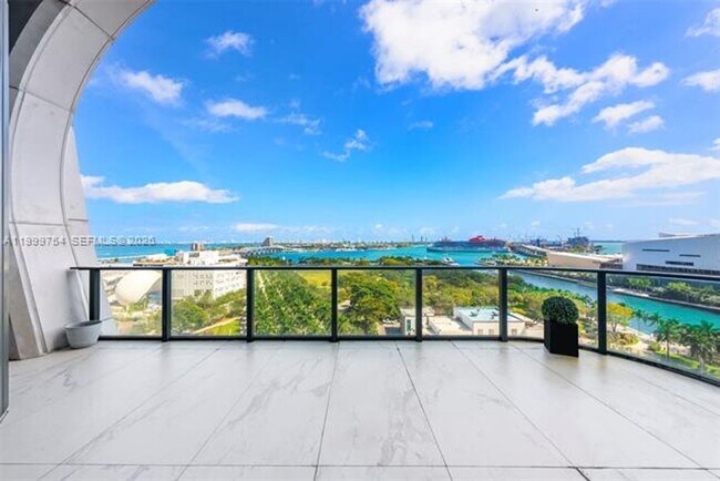 Building Photo - 1000 Biscayne Blvd