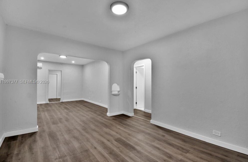 Building Photo - 547 NW 49th St