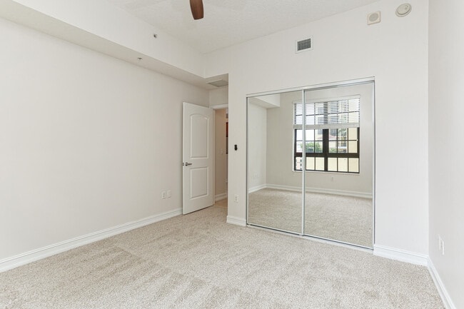 Building Photo - 701 S Olive Ave