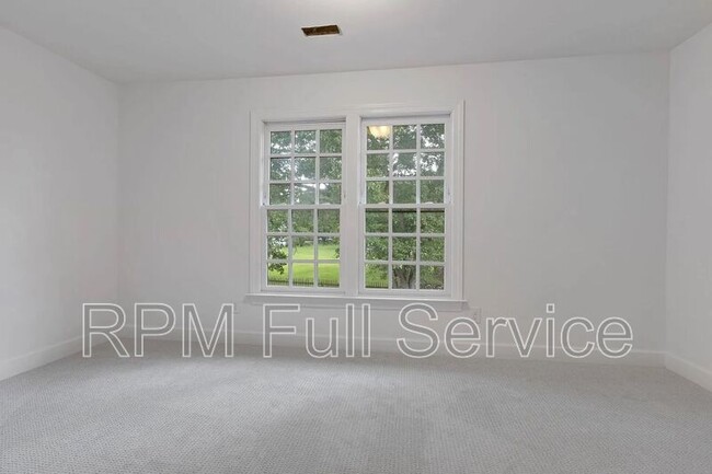 Building Photo - 177 Cottonwood Dr