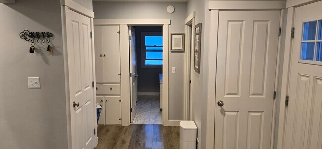 Building Photo - 1717 D St