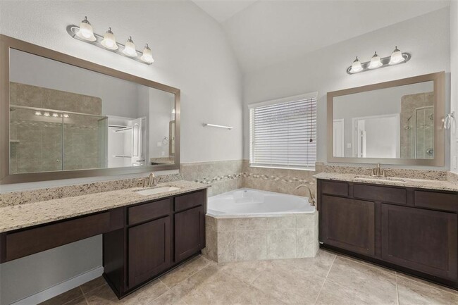 Building Photo - 9611 Knights Station Dr
