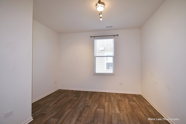 Building Photo - 325 Sussex Ln