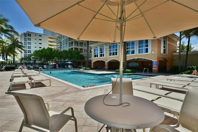 Building Photo - 2080 S Ocean Dr