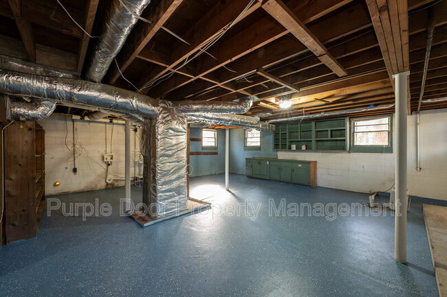 Building Photo - 465 N Hairston Rd
