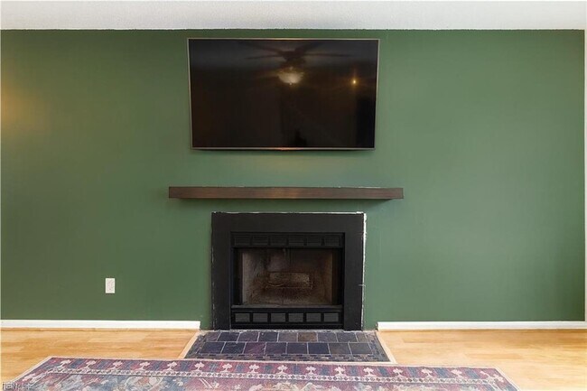 Building Photo - 517 Woodshire Way