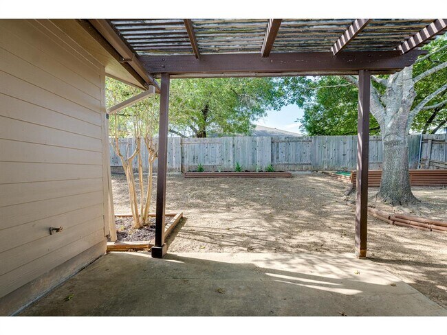 Building Photo - 2505 Wood Chase Trail