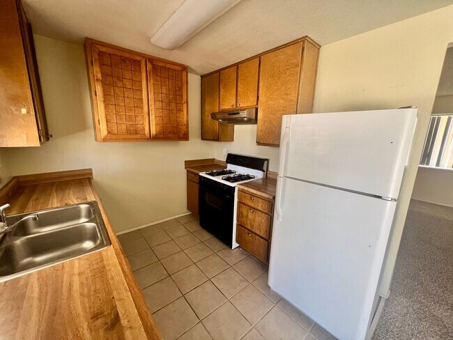 Building Photo - 2 Bedroom 1 Bath - Chocolate Drop Area