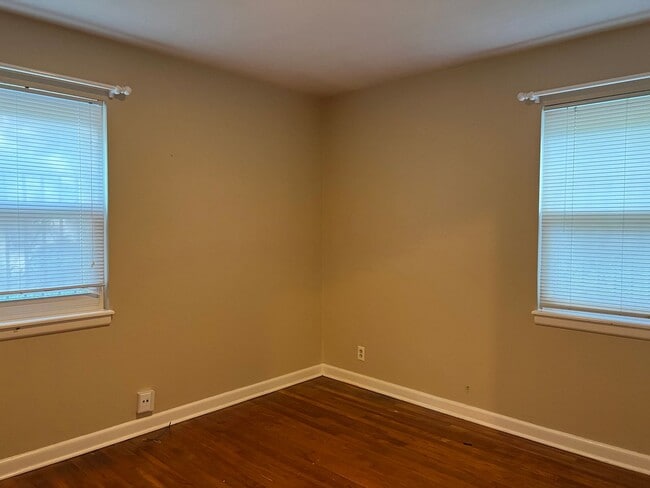 Building Photo - 22 Fairmont Dr