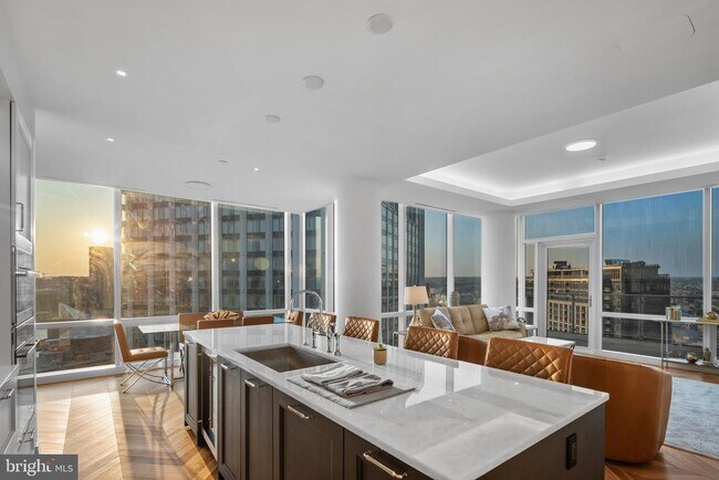 Building Photo - 300 International Drive