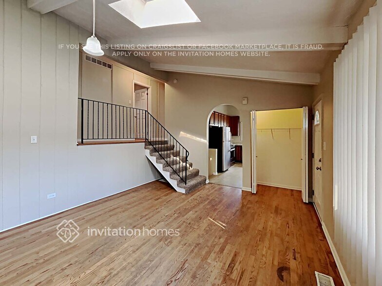 Building Photo - 144 E Drummond Ave
