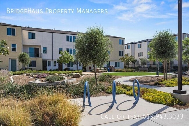 Building Photo - 5480 Seacliff Pl