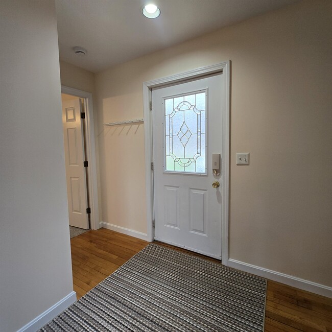 Building Photo - 126 Range Rd