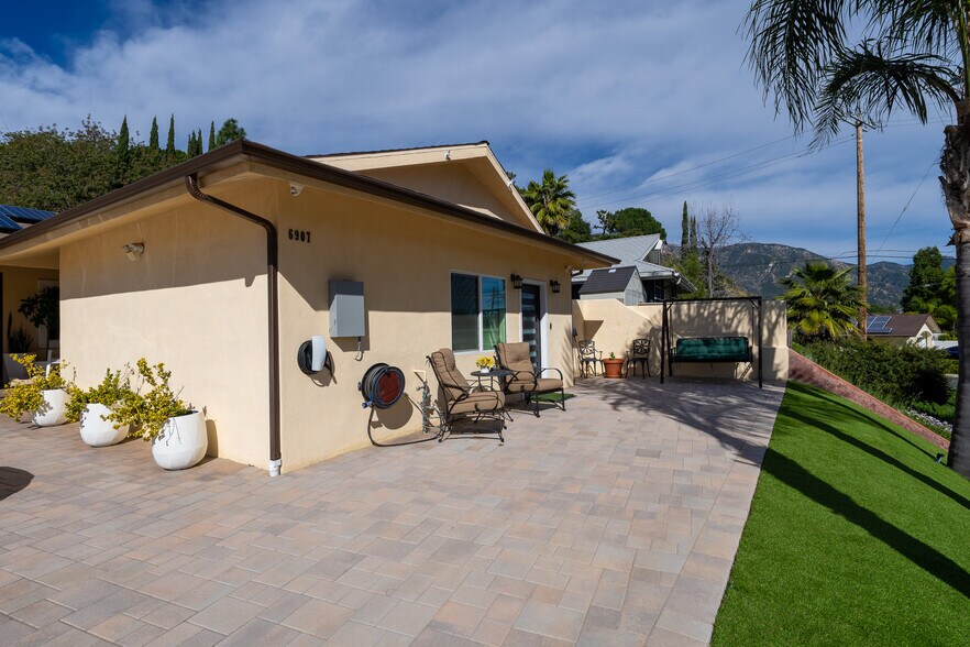 Building Photo - 6907 Estepa Dr