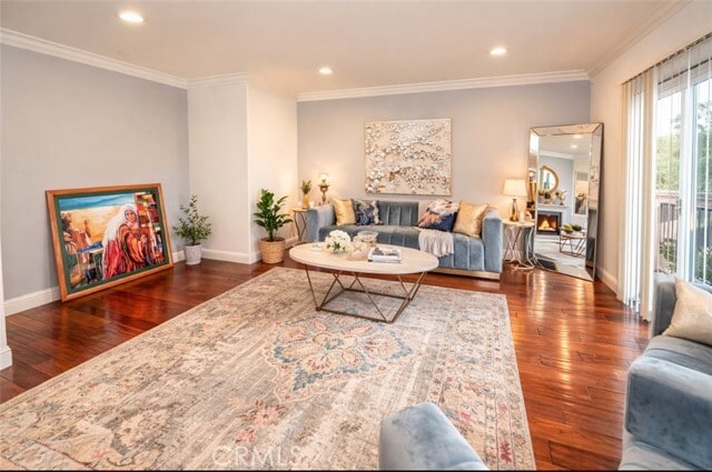 Building Photo - 13037 Moorpark St