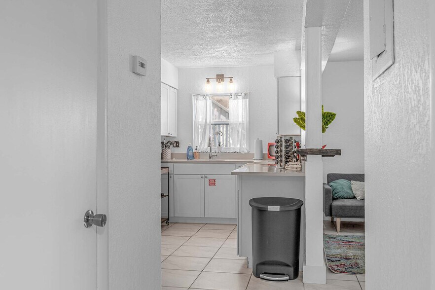 Building Photo - 3524 S Atlantic Ave