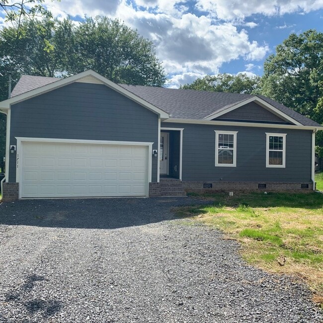 Primary Photo - Adorable Home in Great Central Location...