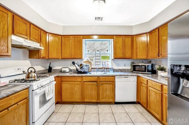 Building Photo - 125 Elizabeth Ave