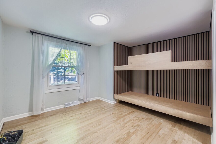 Building Photo - 30 S Hoyt St