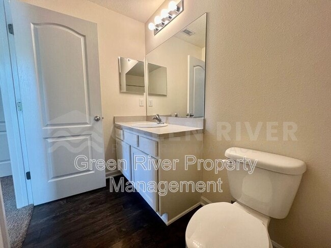 Building Photo - 294 Aralia Ln