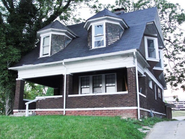 Primary Photo - 9 N Salisbury St