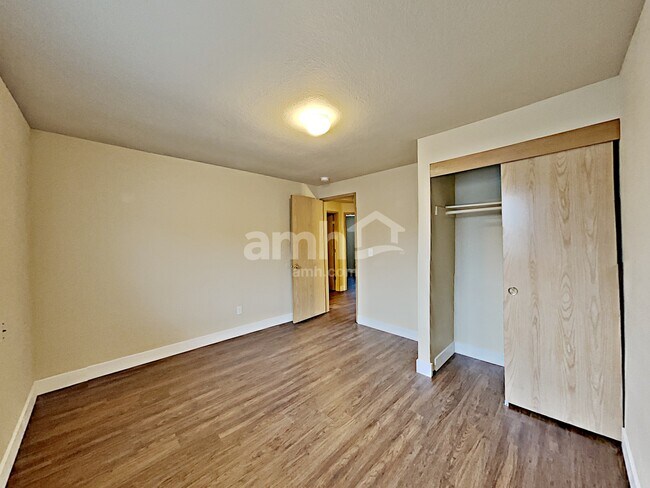 Building Photo - 16989 SW Cashew Way