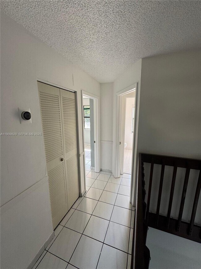 Building Photo - 9510 Southwest 151 Court